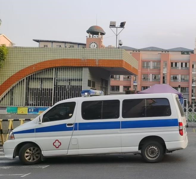 义乌救护车出租护送骨折病人一公里多少钱